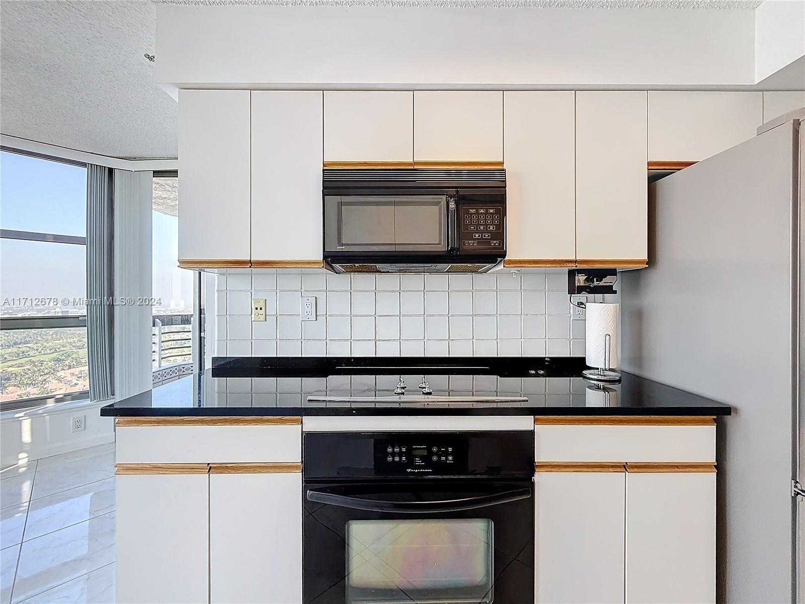 Small Image of 3530 MYSTIC POINTE DR #3206, Aventura Number 40
