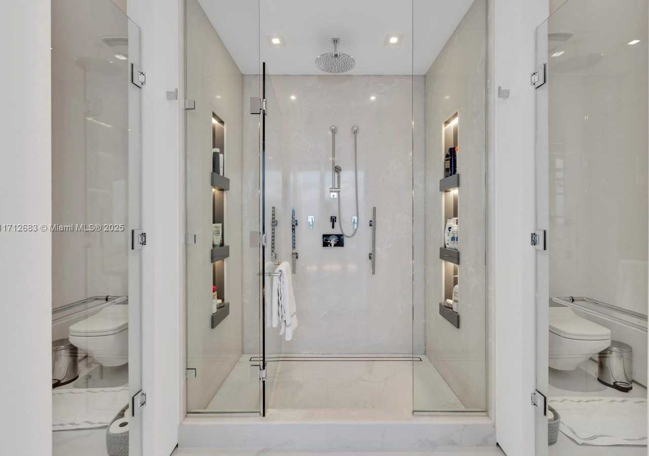 Small Image of 16901 COLLINS AVE #5103, Sunny Isles Beach Number 41