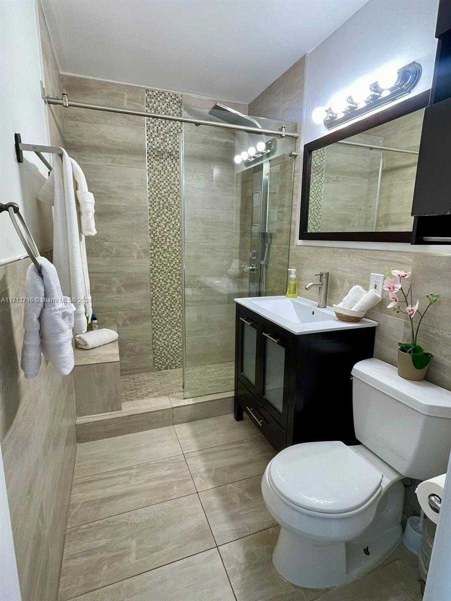 Small Image of 5445 COLLINS AVE #TS7, Miami Beach Number 16