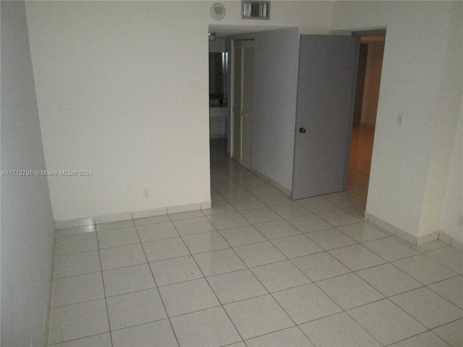 Small Image of 290 174TH ST #404, Sunny Isles Beach Number 14