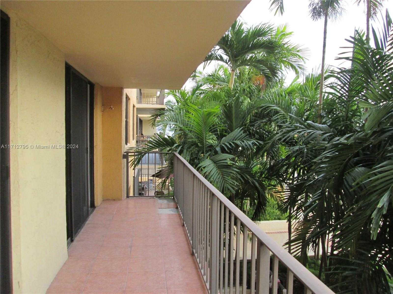 Small Image of 290 174TH ST #404, Sunny Isles Beach Number 2