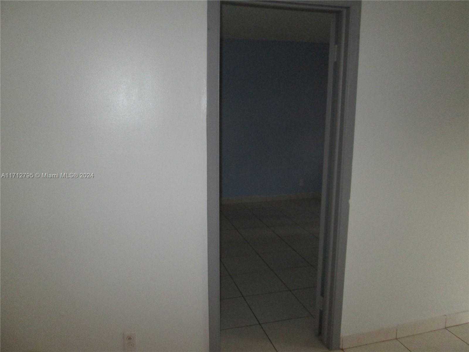 Small Image of 290 174TH ST #404, Sunny Isles Beach Number 4