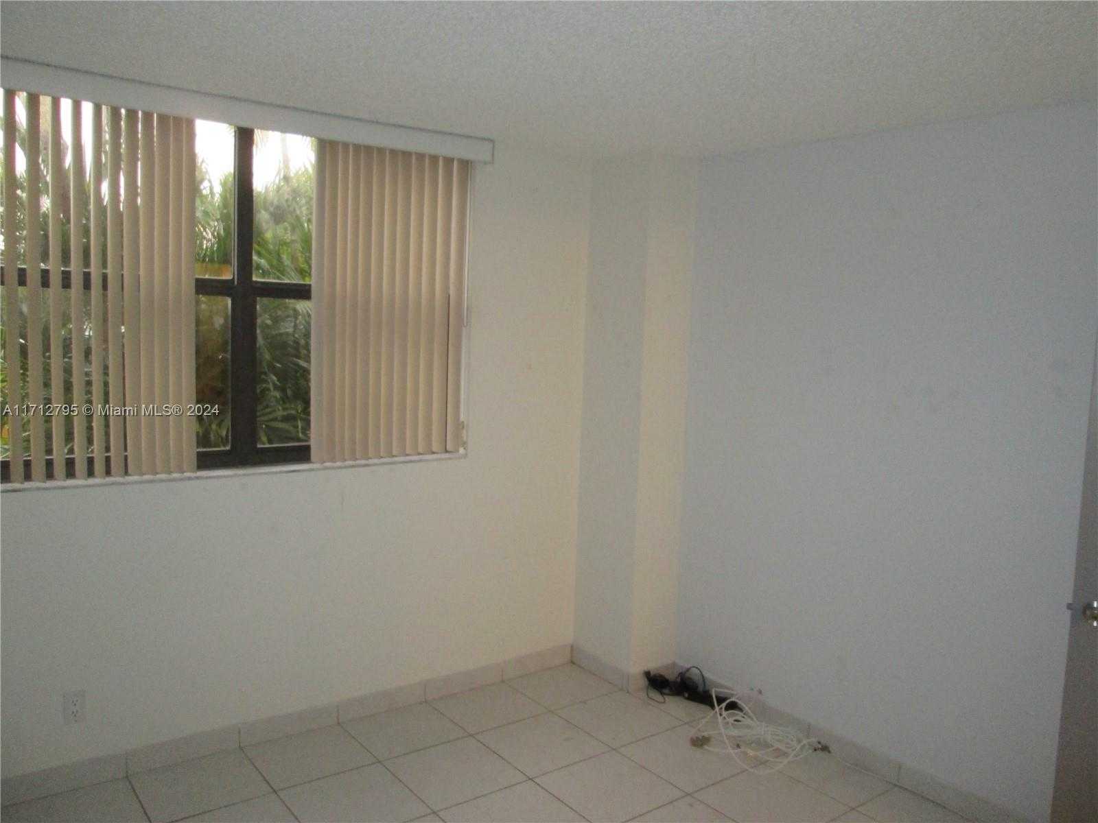 Small Image of 290 174TH ST #404, Sunny Isles Beach Number 7