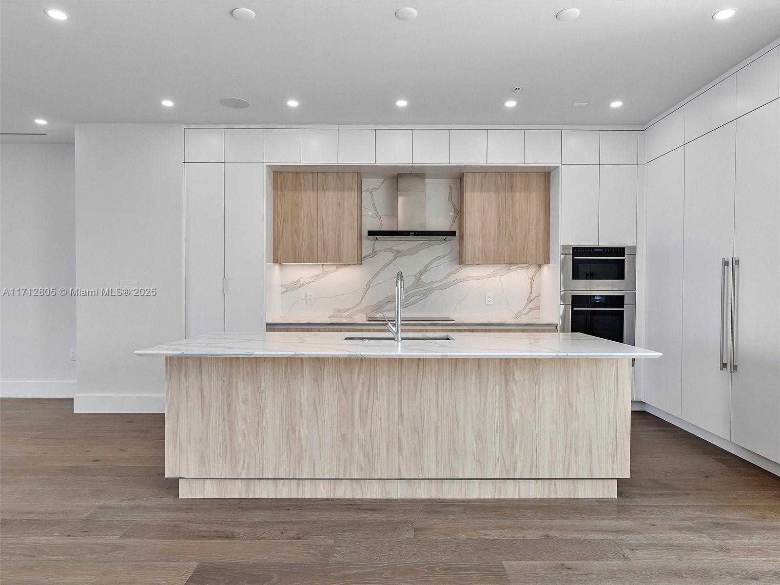 Small Image of 4014 NORTH EAST 167 ST, North Miami Beach Number 10