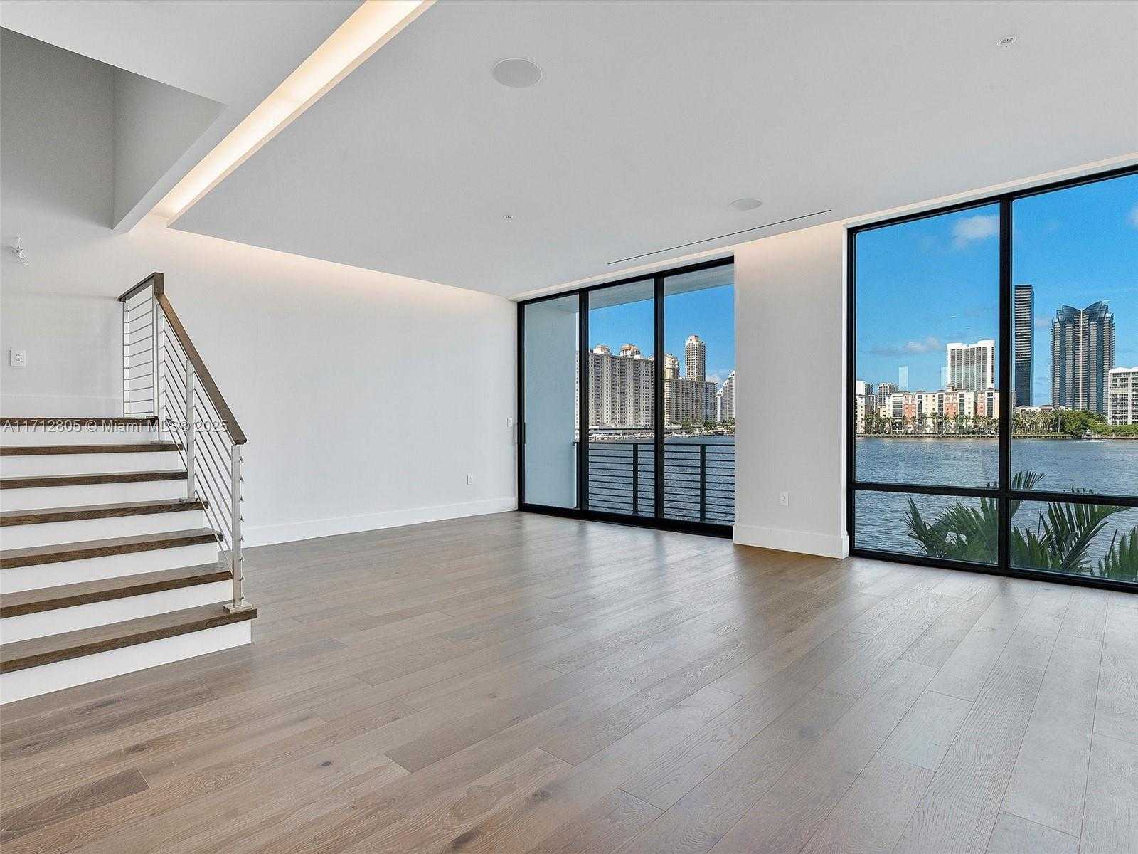 Small Image of 4014 NORTH EAST 167 ST, North Miami Beach Number 12