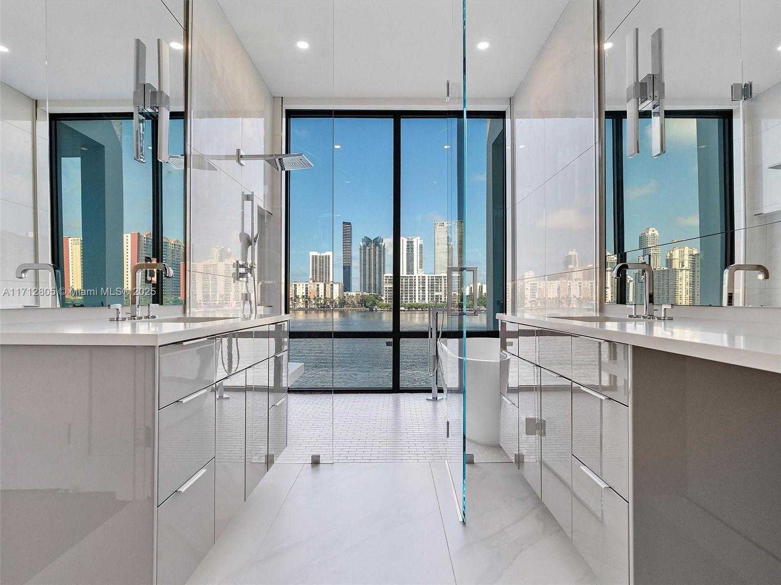 Small Image of 4014 NORTH EAST 167 ST, North Miami Beach Number 16