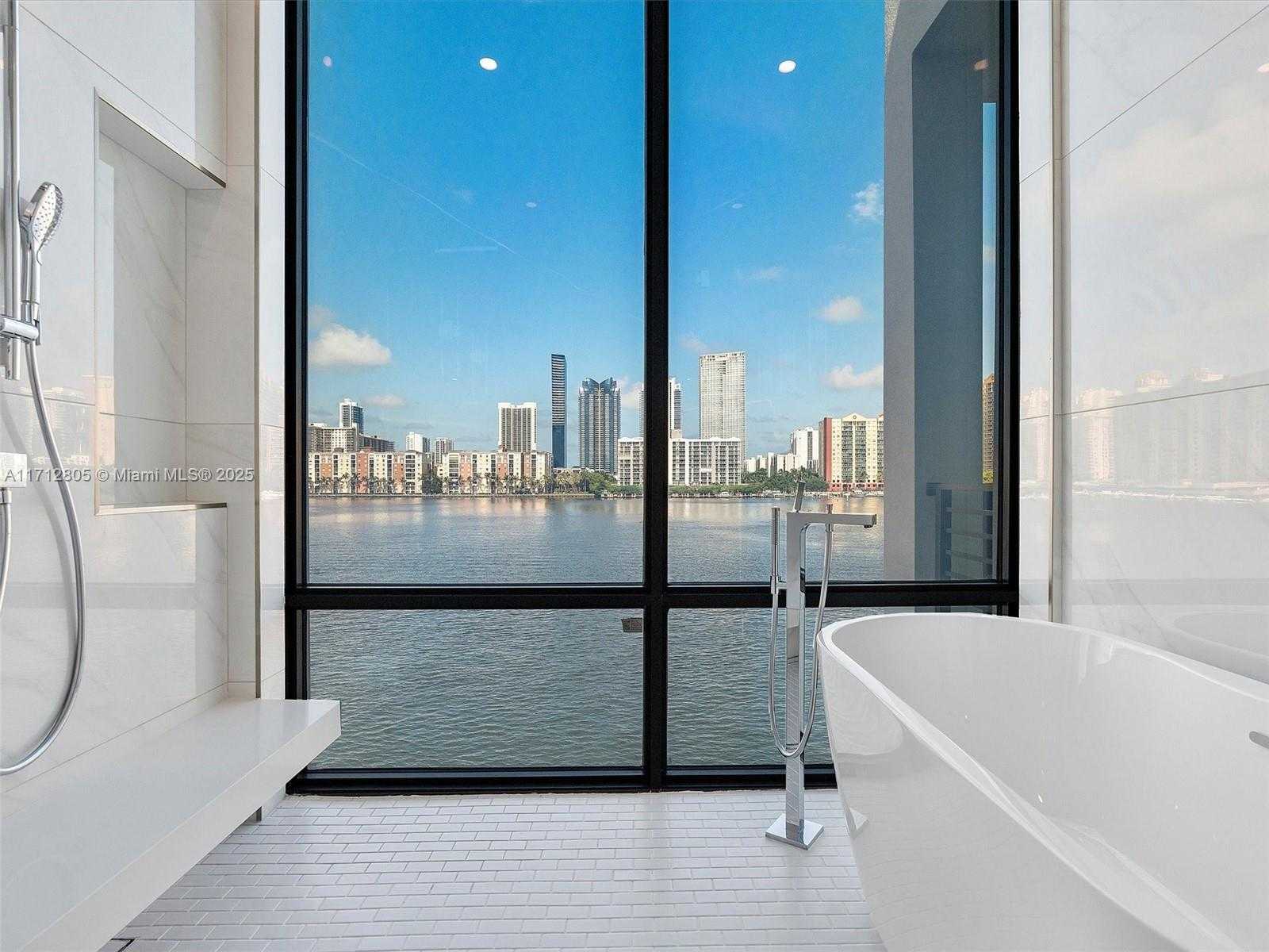 Small Image of 4014 NORTH EAST 167 ST, North Miami Beach Number 17