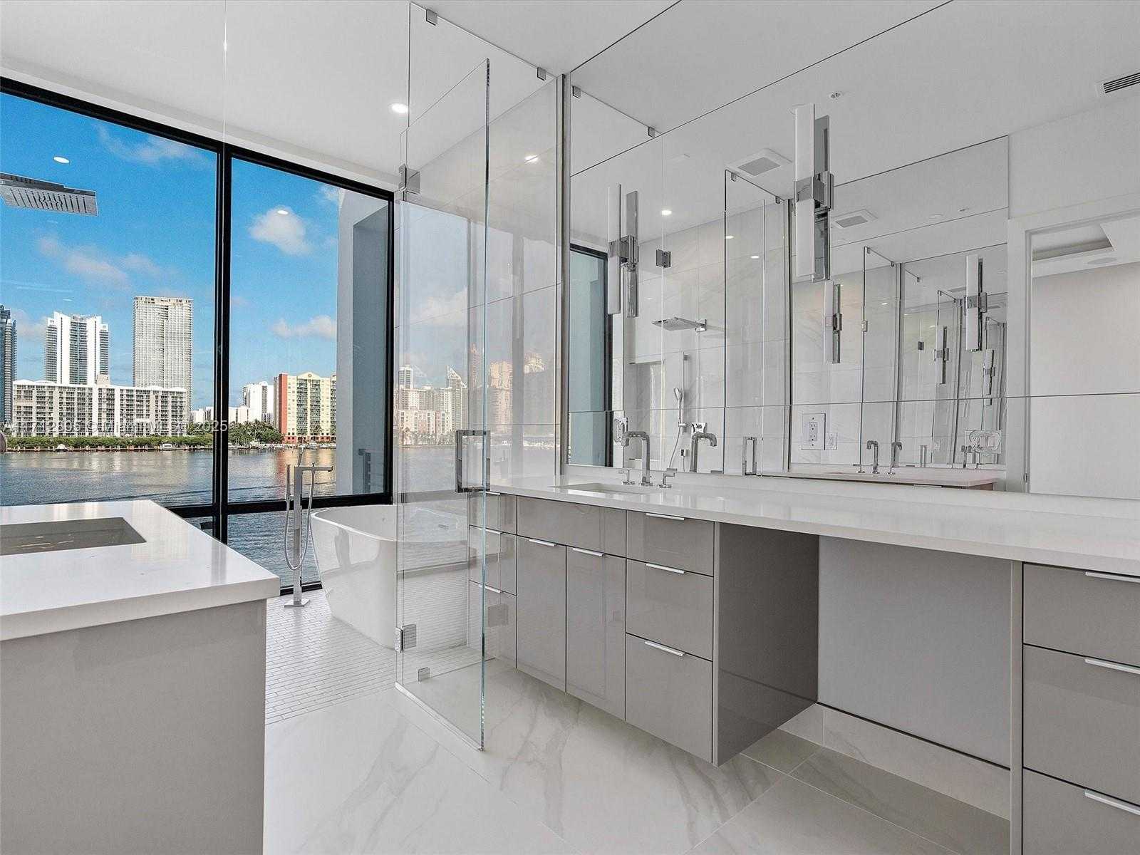 Small Image of 4014 NORTH EAST 167 ST, North Miami Beach Number 18