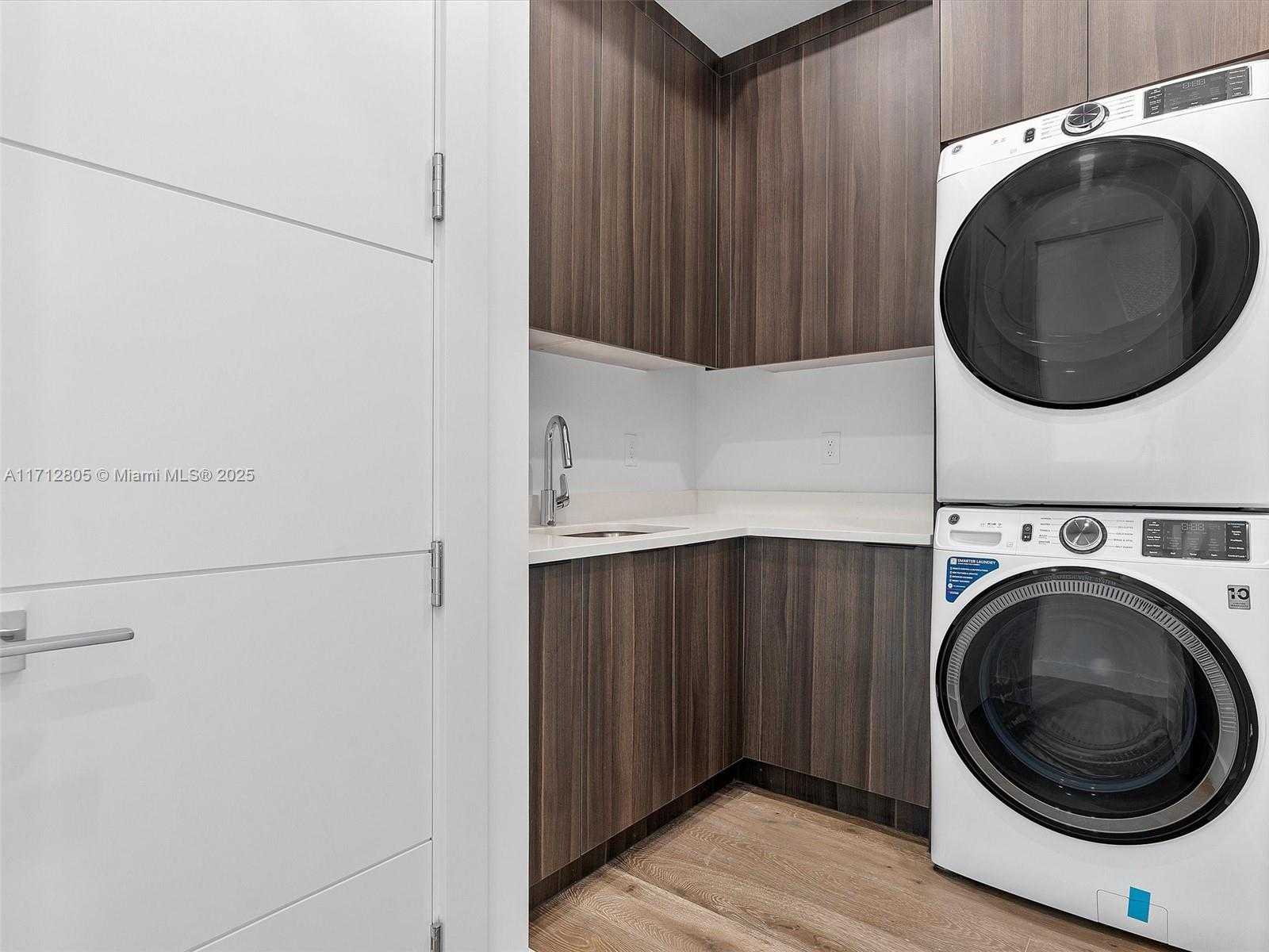 Small Image of 4014 NORTH EAST 167 ST, North Miami Beach Number 19