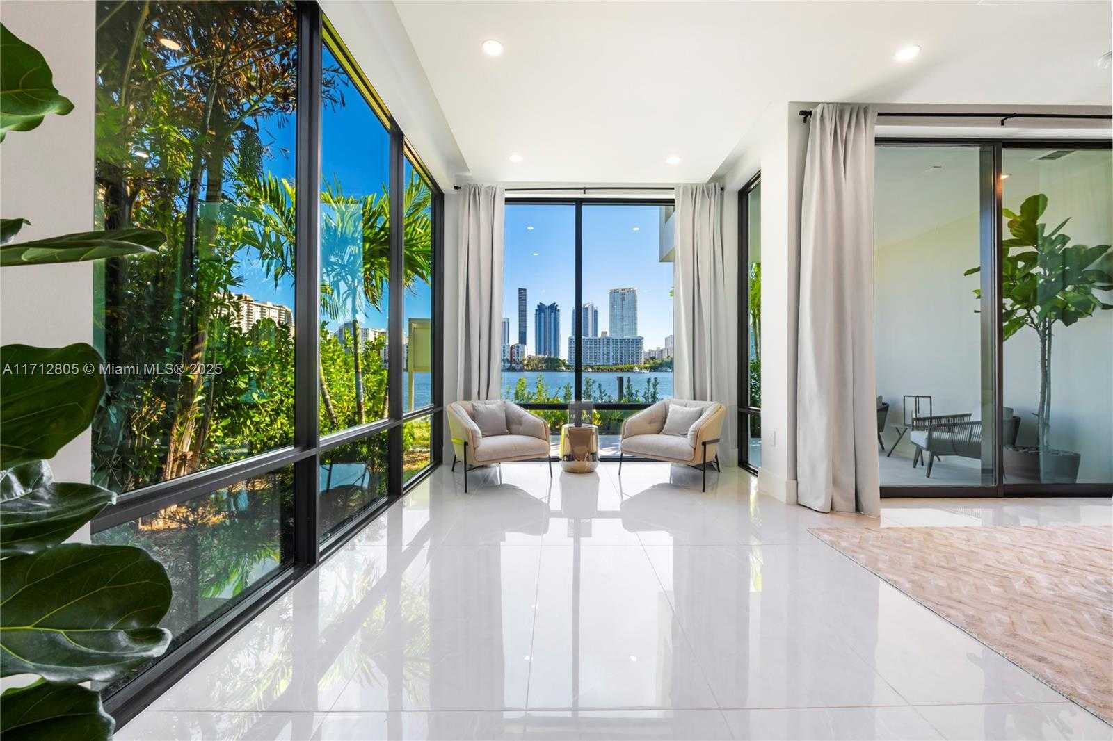Small Image of 4014 NORTH EAST 167 ST, North Miami Beach Number 2