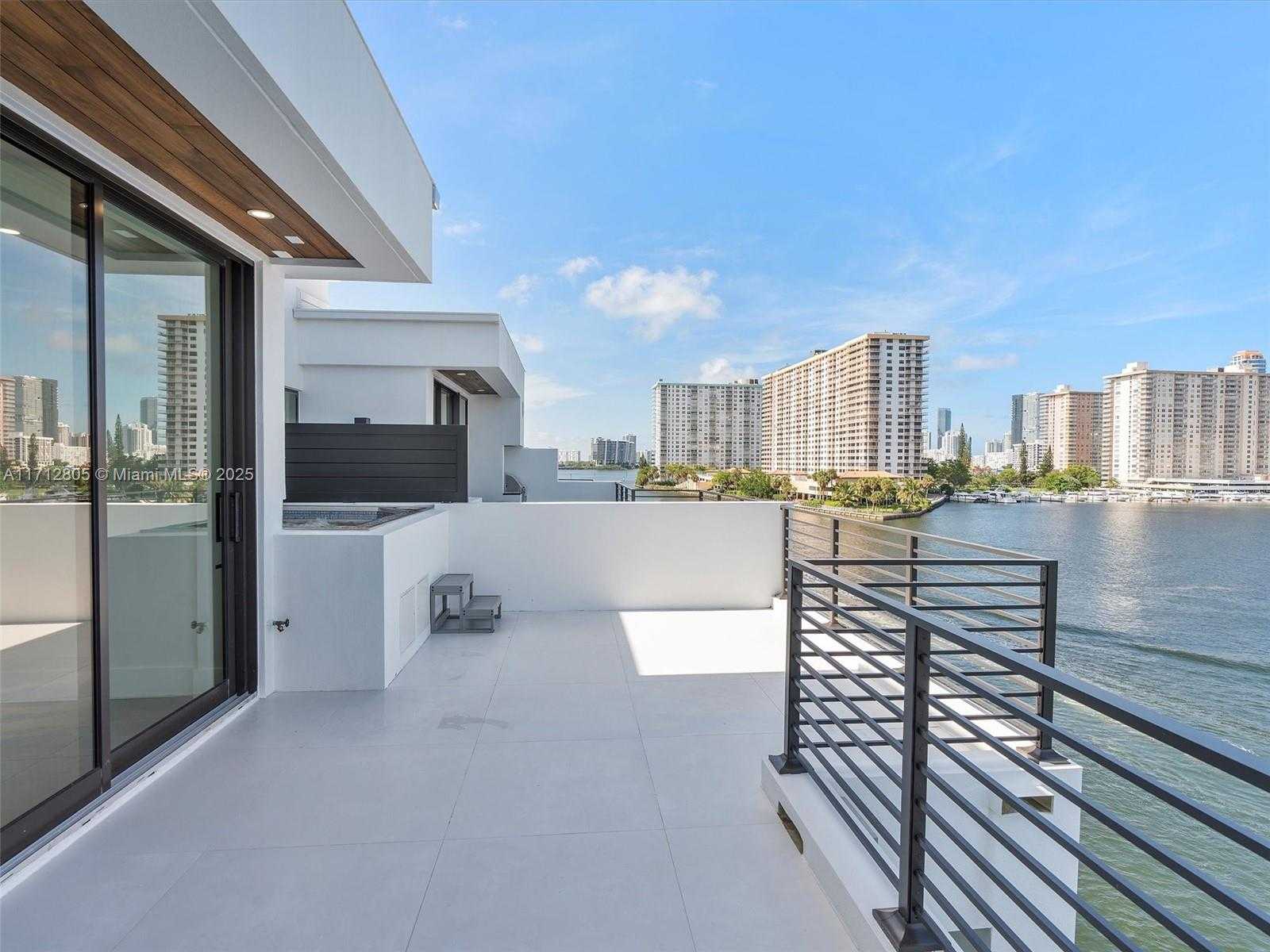 Small Image of 4014 NORTH EAST 167 ST, North Miami Beach Number 23
