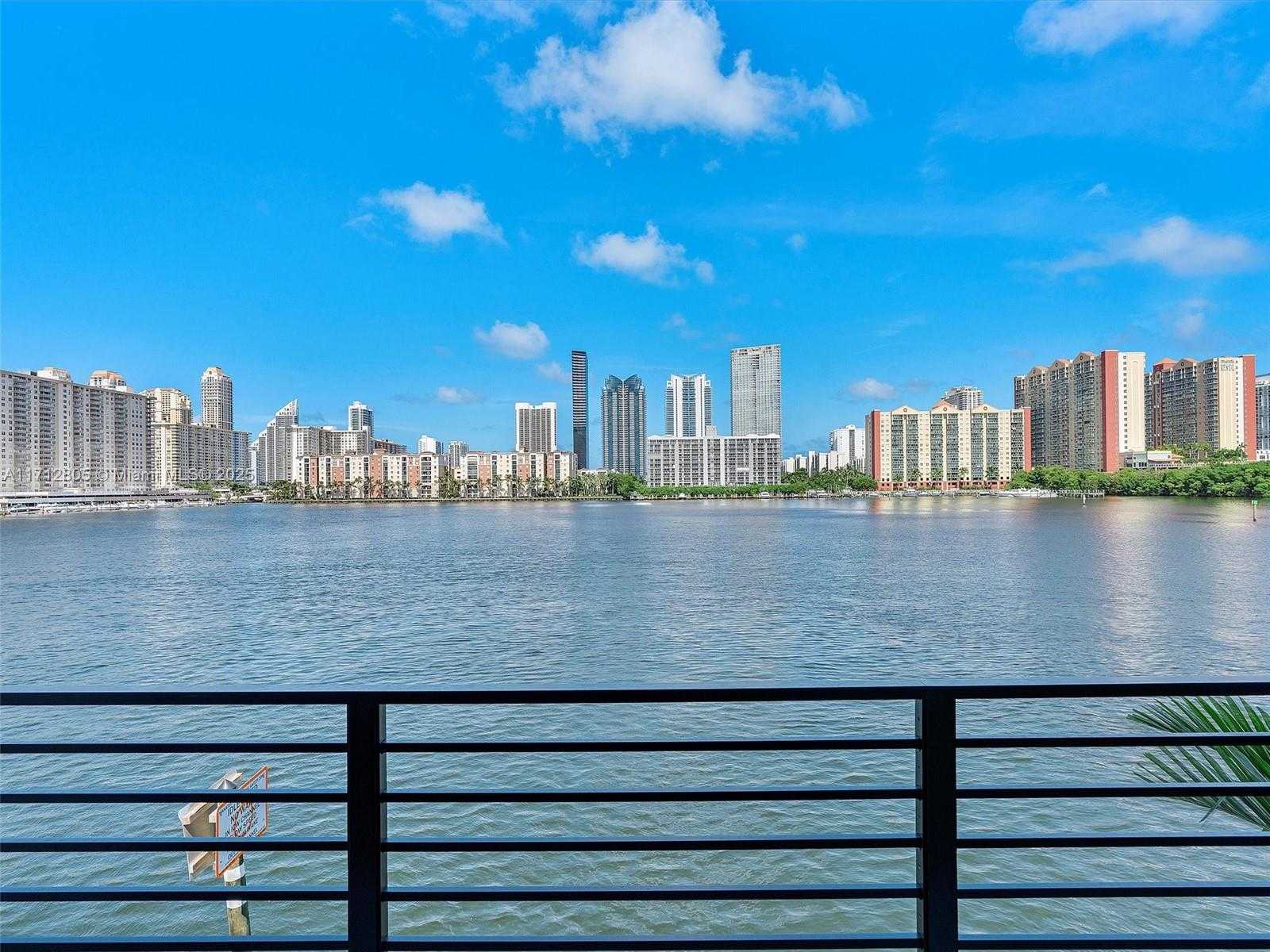 Small Image of 4014 NORTH EAST 167 ST, North Miami Beach Number 28