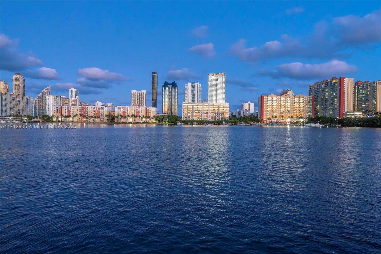 Small Image of 4014 NORTH EAST 167 ST, North Miami Beach Number 42
