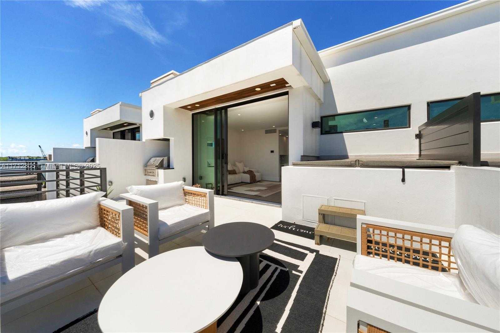 Small Image of 4014 NORTH EAST 167 ST, North Miami Beach Number 51