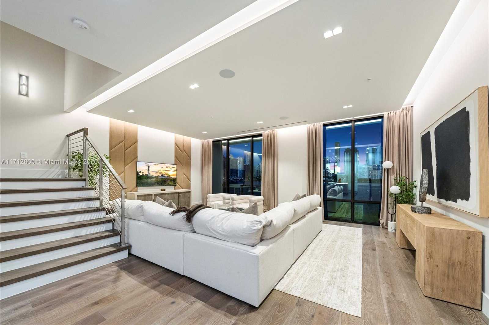 Small Image of 4014 NORTH EAST 167 ST, North Miami Beach Number 57