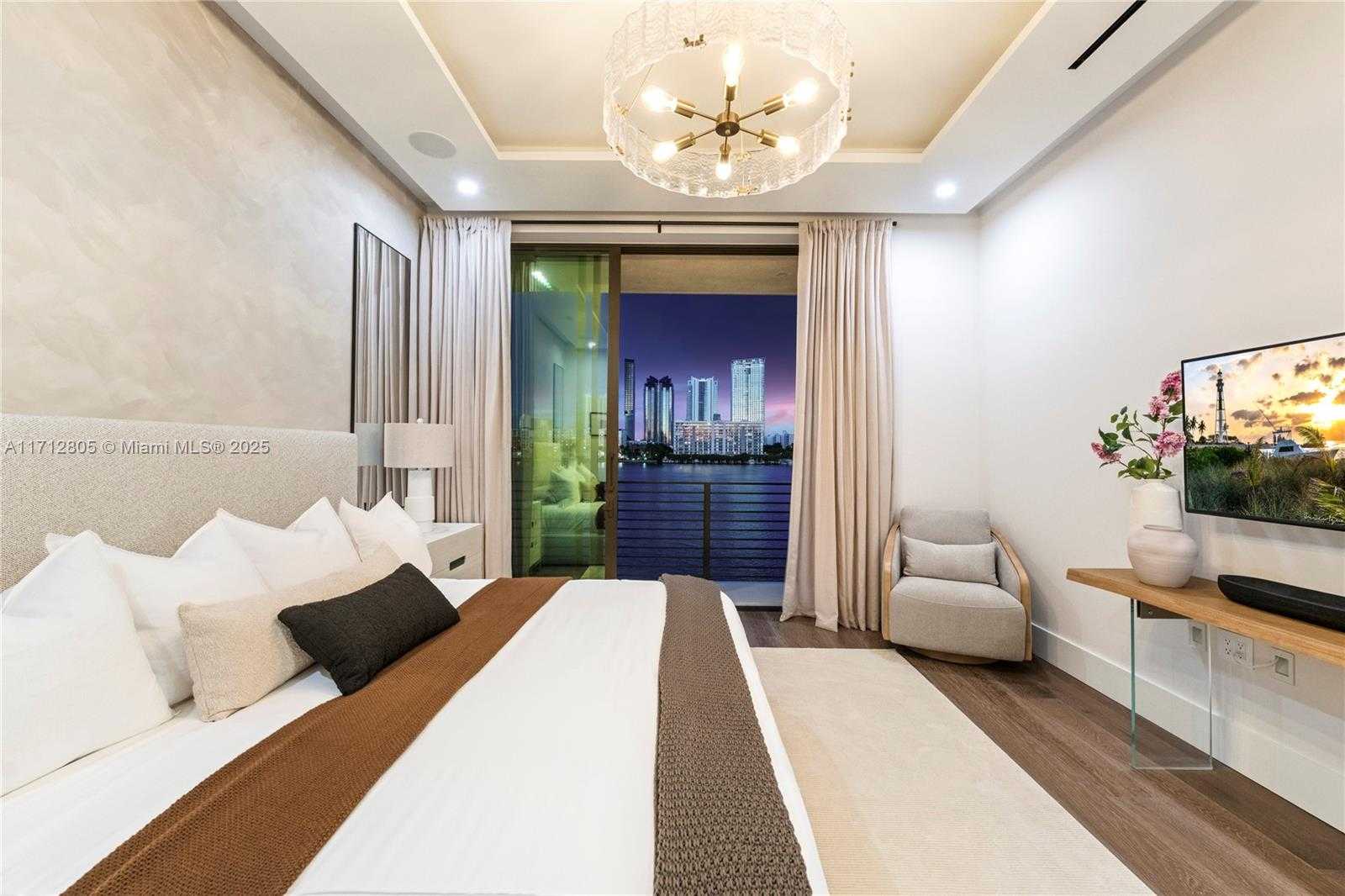 Small Image of 4014 NORTH EAST 167 ST, North Miami Beach Number 58