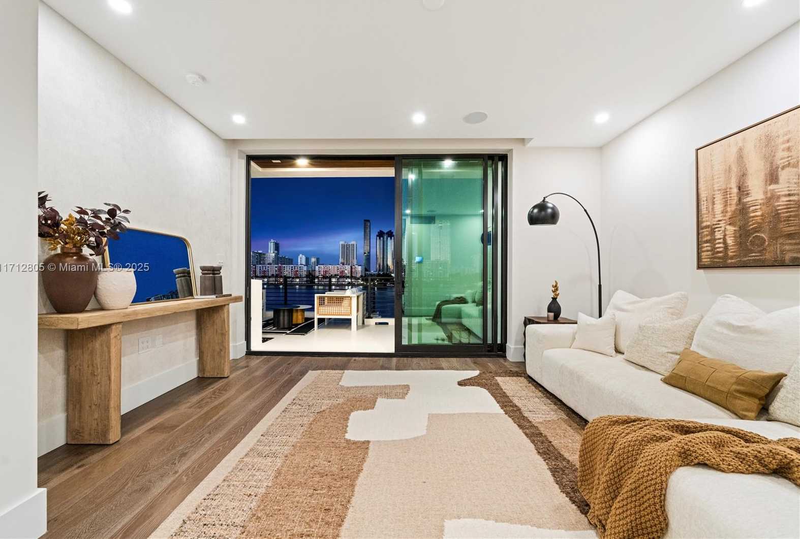 Small Image of 4014 NORTH EAST 167 ST, North Miami Beach Number 59