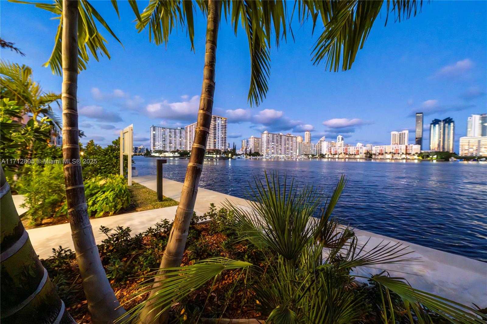 Small Image of 4014 NORTH EAST 167 ST, North Miami Beach Number 6