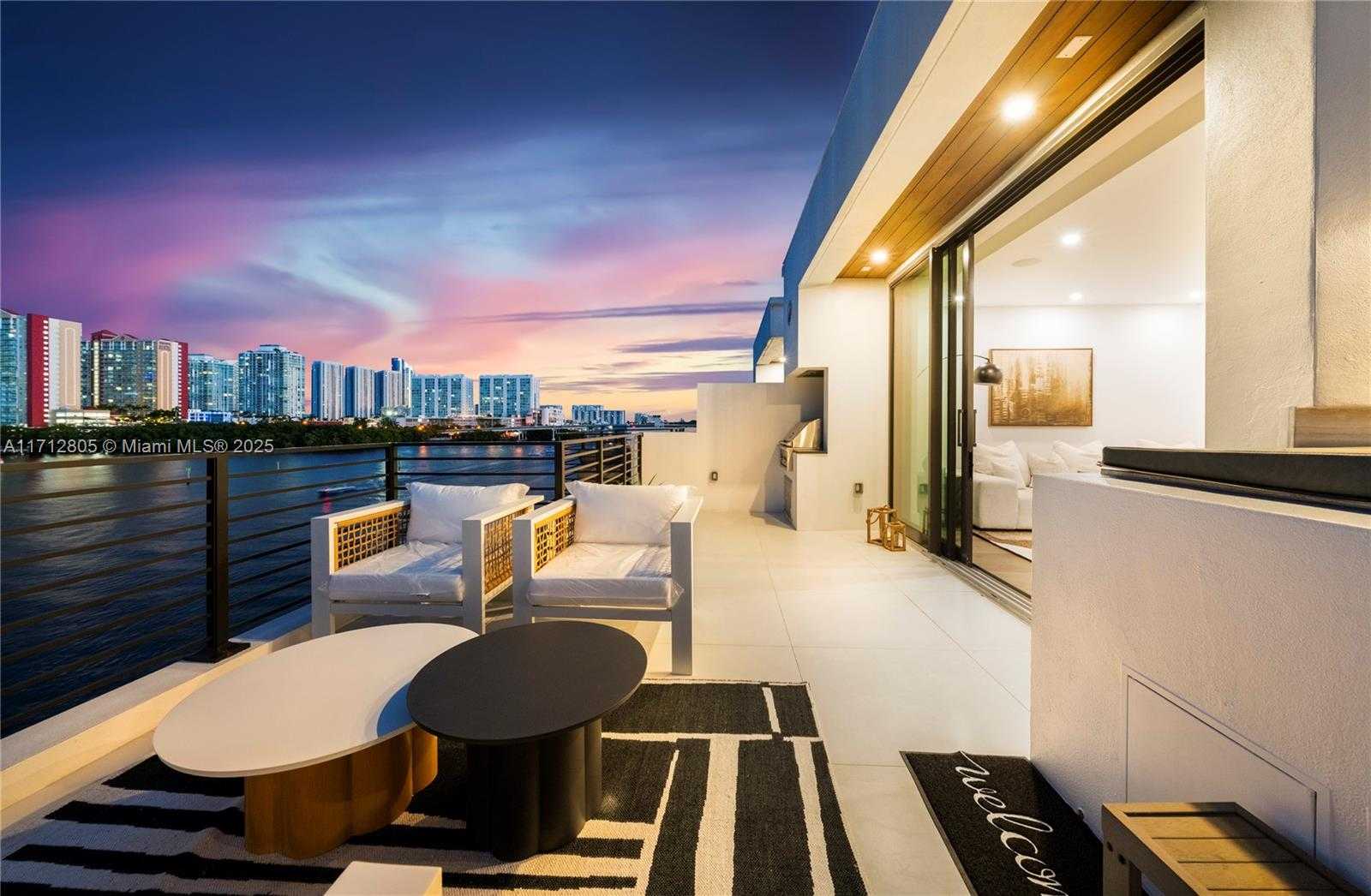Small Image of 4014 NORTH EAST 167 ST, North Miami Beach Number 61