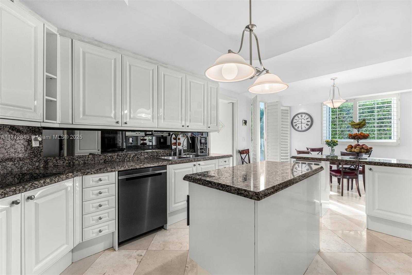 Small Image of 430 GRAND BAY DR #101, Key Biscayne Number 11