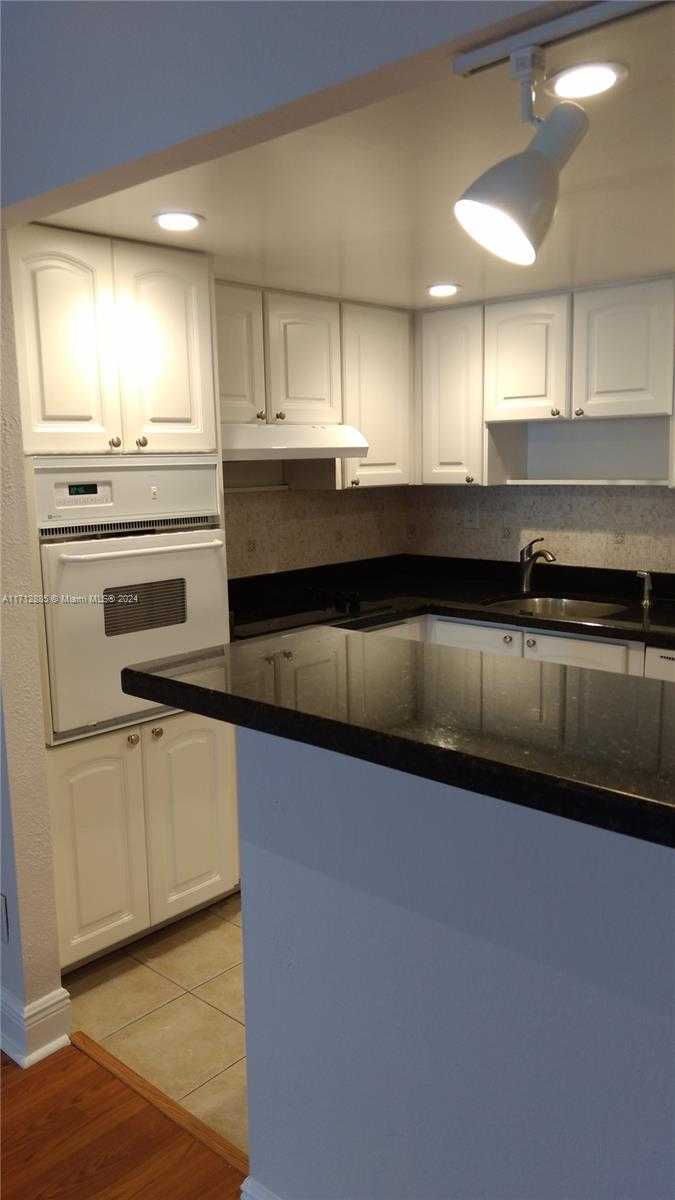 Small Image of 19390 COLLINS AVE #1014, Sunny Isles Beach Number 5