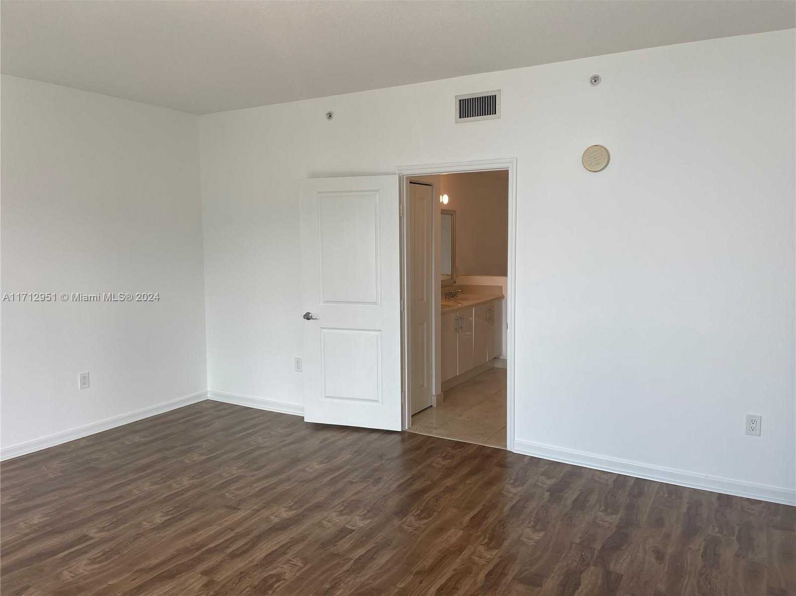 Small Image of 7900 HARBOR ISLAND DR #720, North Bay Village Number 12