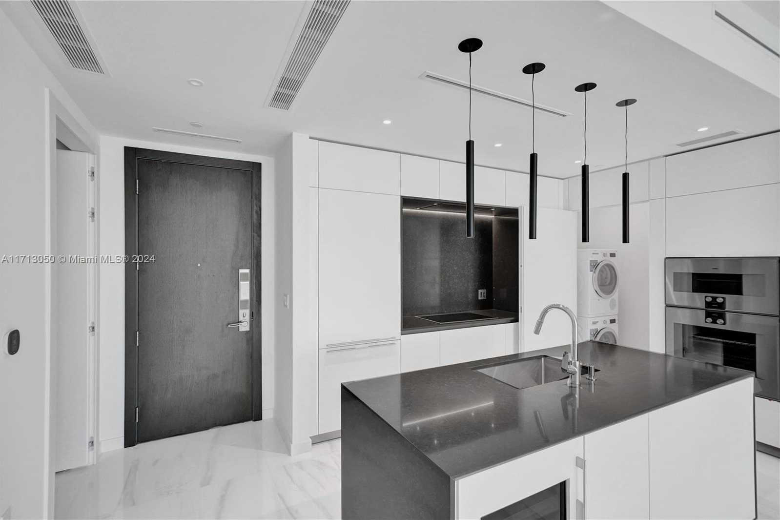 Small Image of 300 BISCAYNE BLVD WAY #3605, Miami Number 13
