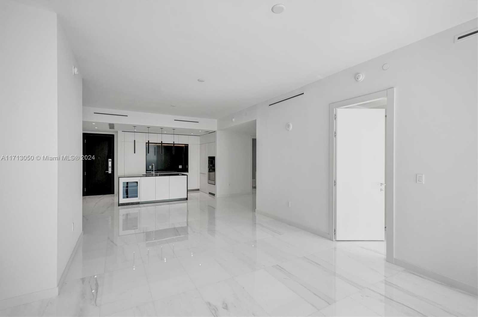 Small Image of 300 BISCAYNE BLVD WAY #3605, Miami Number 20