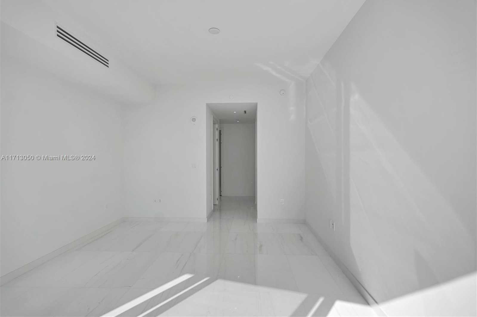 Small Image of 300 BISCAYNE BLVD WAY #3605, Miami Number 26