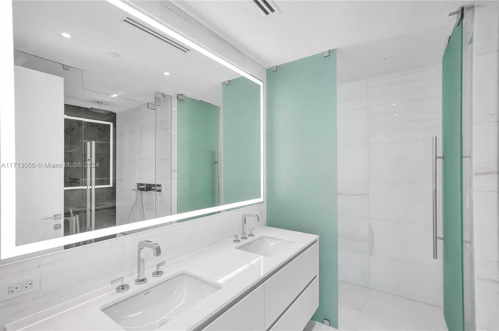 Small Image of 300 BISCAYNE BLVD WAY #3605, Miami Number 27