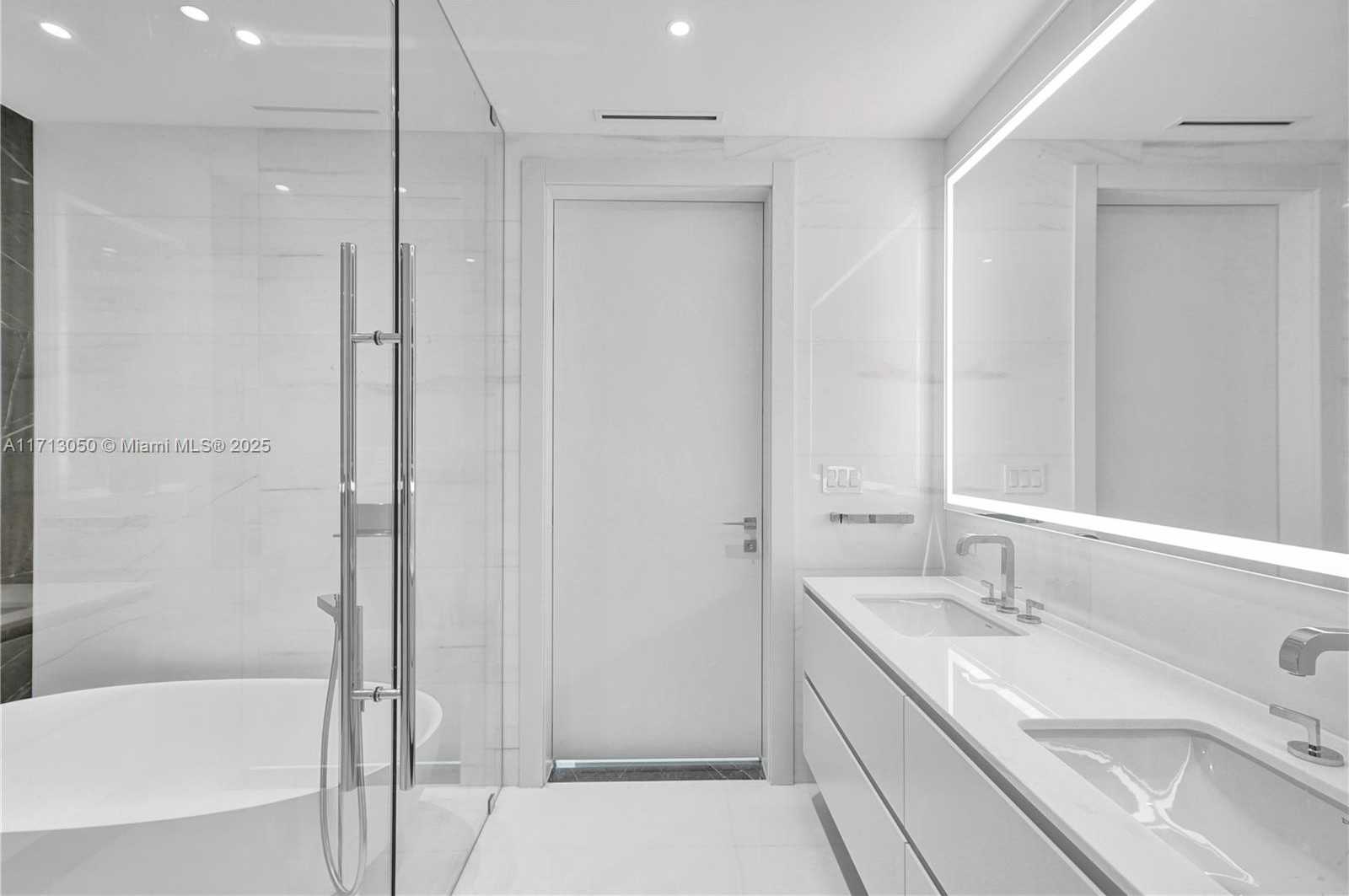 Small Image of 300 BISCAYNE BLVD WAY #3605, Miami Number 28