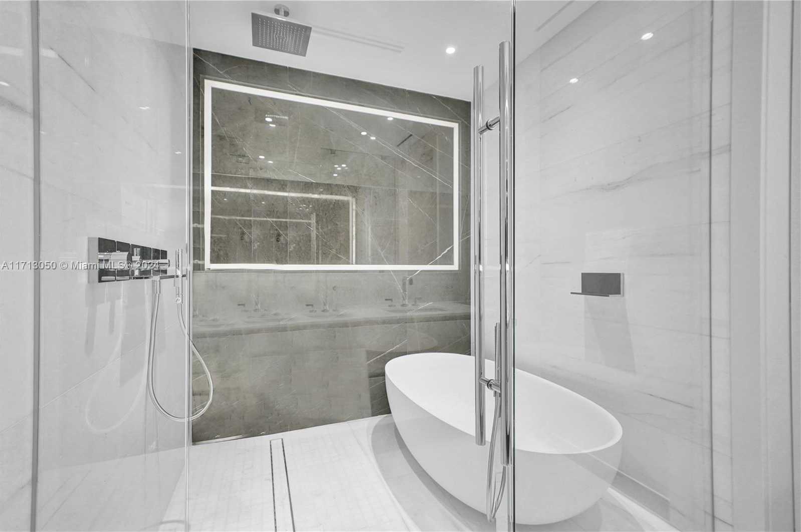 Small Image of 300 BISCAYNE BLVD WAY #3605, Miami Number 29