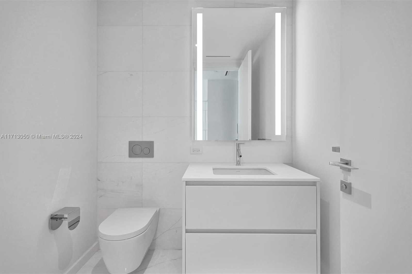 Small Image of 300 BISCAYNE BLVD WAY #3605, Miami Number 31