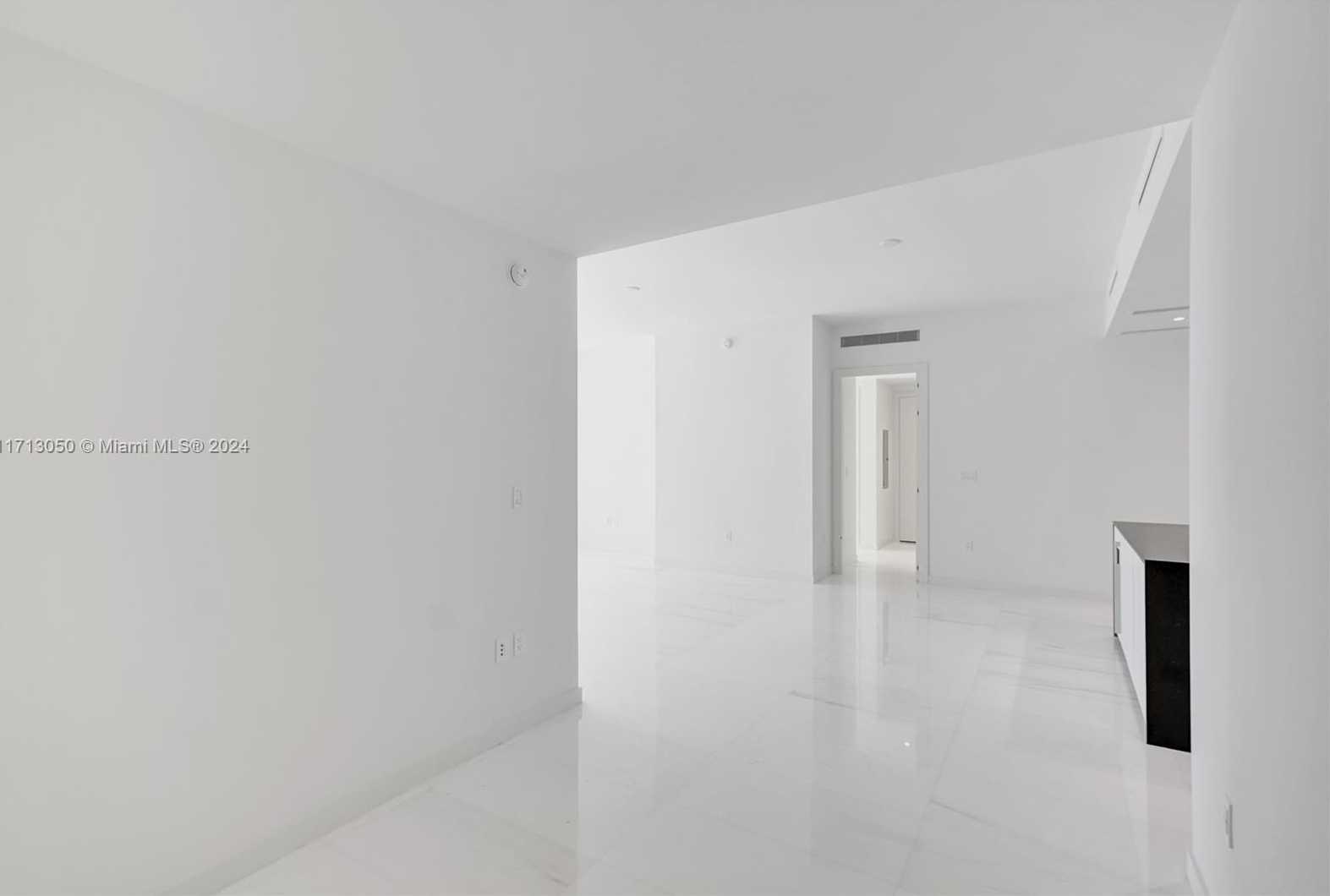Small Image of 300 BISCAYNE BLVD WAY #3605, Miami Number 8