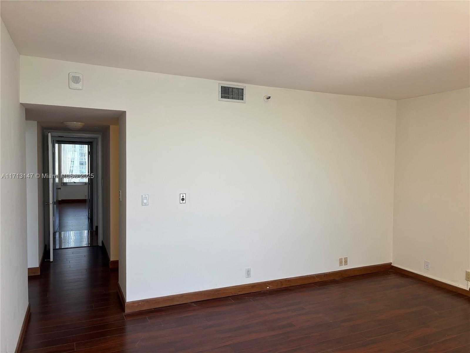 Small Image of 1541 BRICKELL AVE #C2705, Miami Number 3