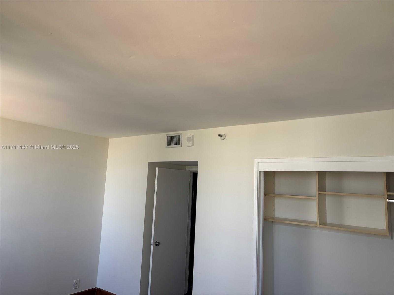 Small Image of 1541 BRICKELL AVE #C2705, Miami Number 7