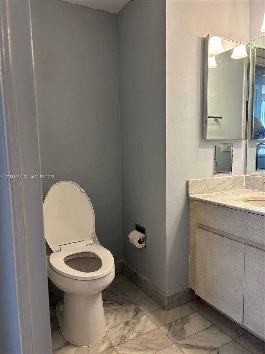 Small Image of 1541 BRICKELL AVE #C2705, Miami Number 8
