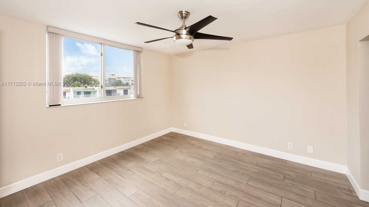 Small Image of 3703 NORTH EAST 166 #306, North Miami Beach Number 14