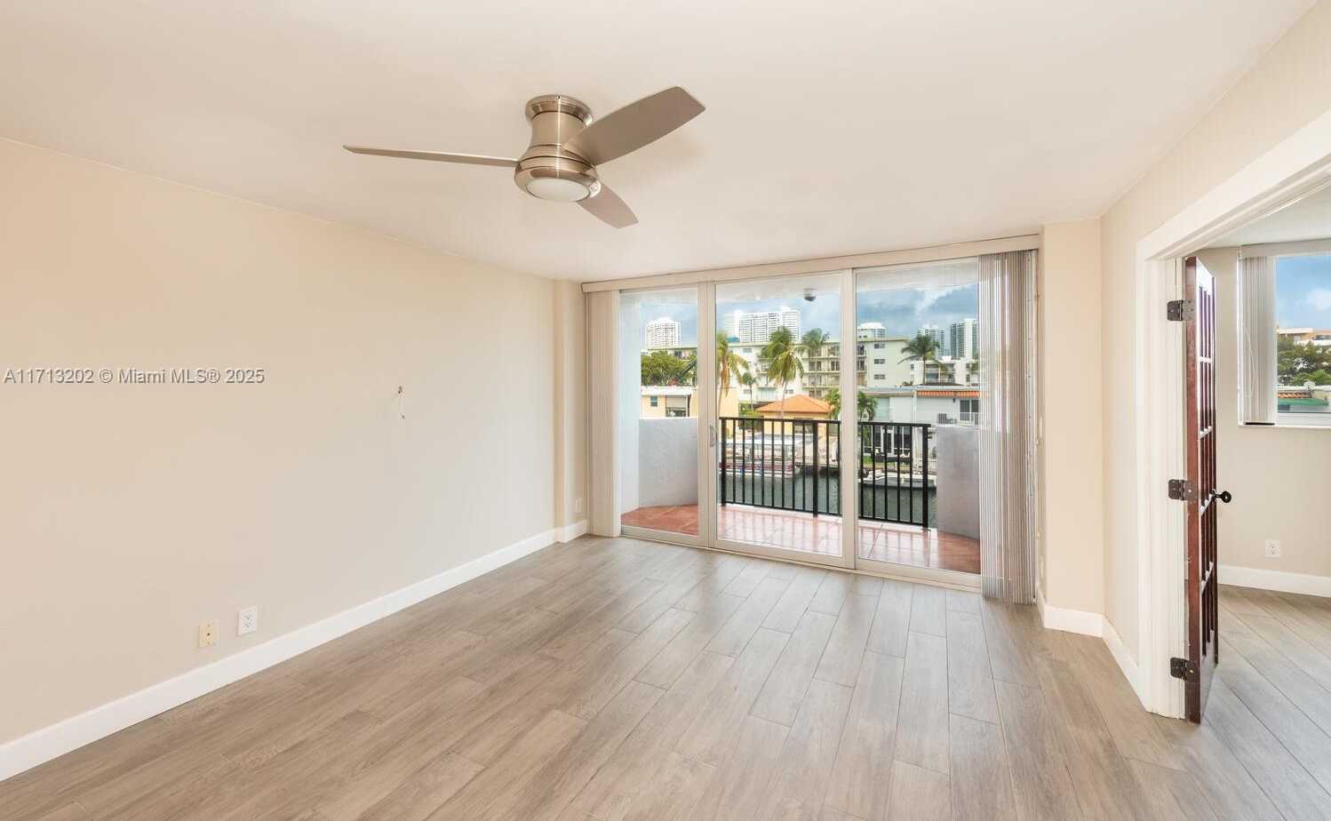 Small Image of 3703 NORTH EAST 166 #306, North Miami Beach Number 4