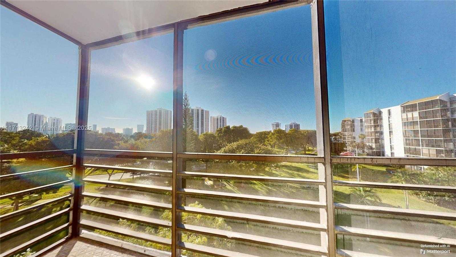 Small Image of 20500 WEST COUNTRY CLUB DR #509, Aventura Number 2