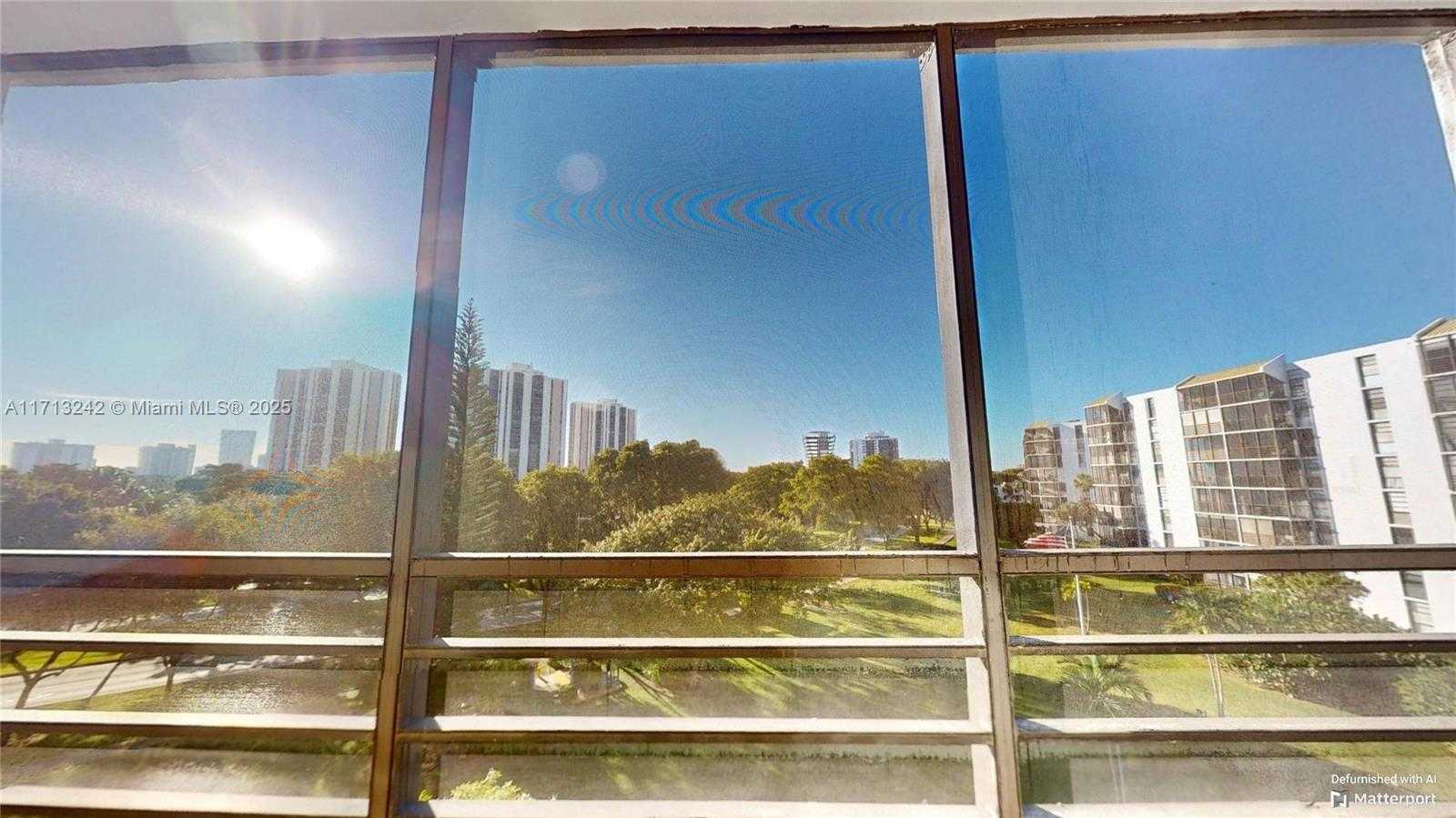 Small Image of 20500 WEST COUNTRY CLUB DR #509, Aventura Number 3