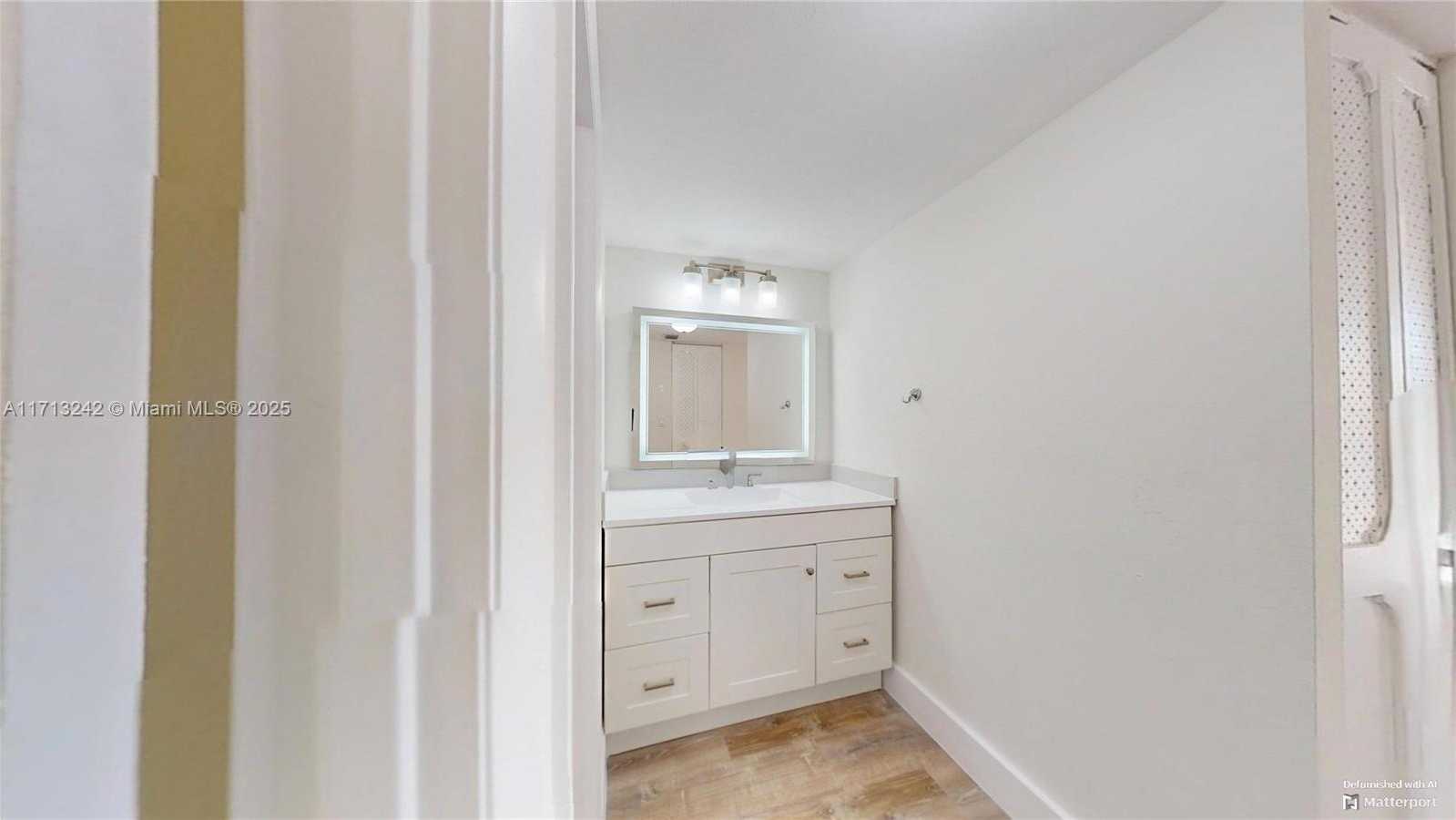 Small Image of 20500 WEST COUNTRY CLUB DR #509, Aventura Number 32