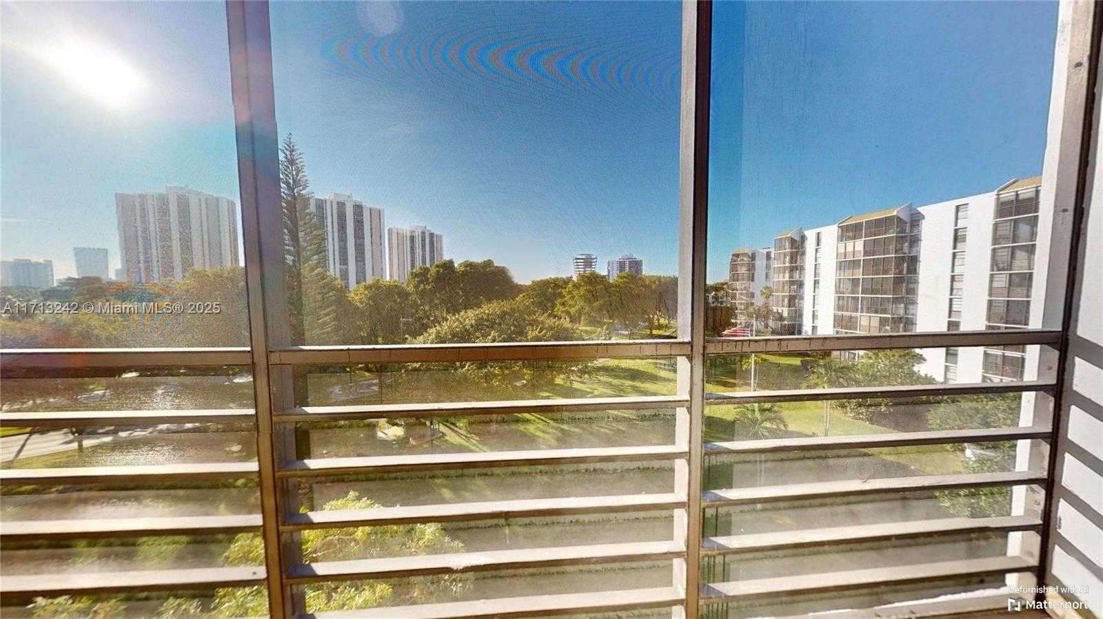 Small Image of 20500 WEST COUNTRY CLUB DR #509, Aventura Number 36