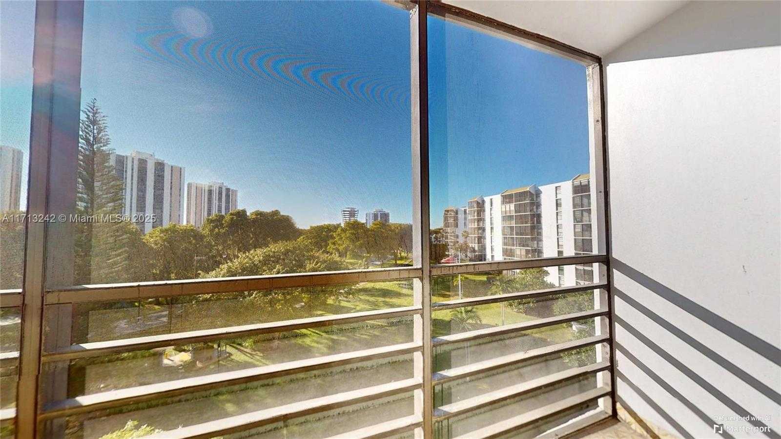 Small Image of 20500 WEST COUNTRY CLUB DR #509, Aventura Number 37
