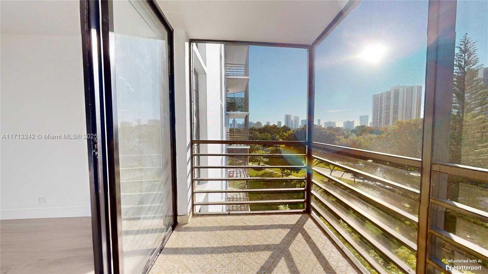 Small Image of 20500 WEST COUNTRY CLUB DR #509, Aventura Number 38