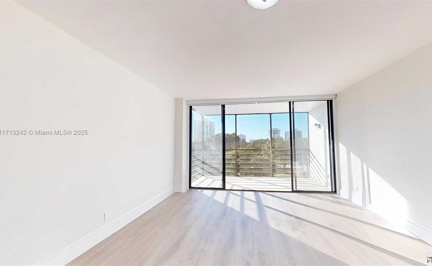 Small Image of 20500 WEST COUNTRY CLUB DR #509, Aventura Number 6