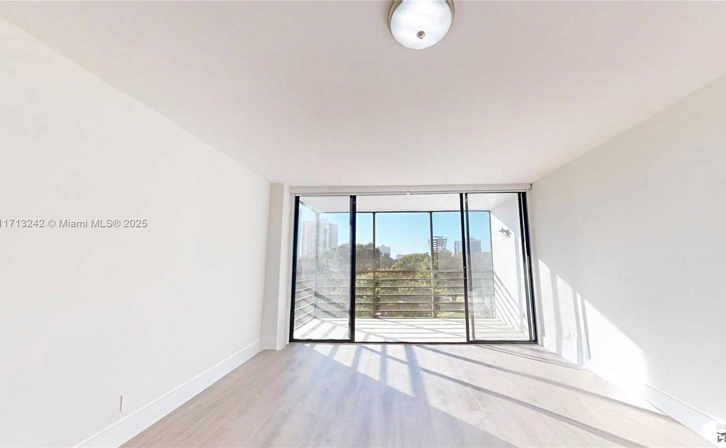 Small Image of 20500 WEST COUNTRY CLUB DR #509, Aventura Number 9