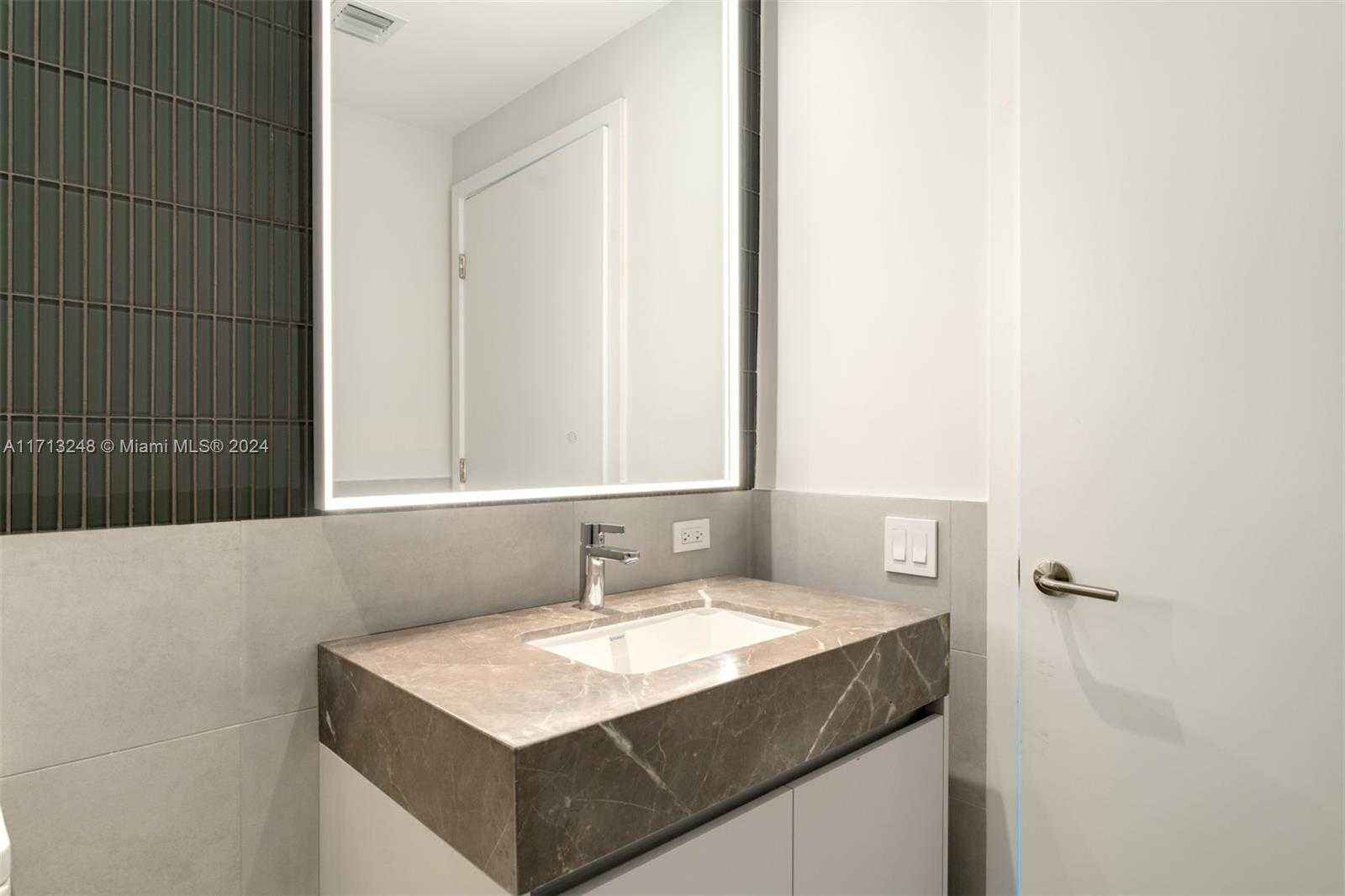 Small Image of 500 ALTON RD #2207, Miami Beach Number 10