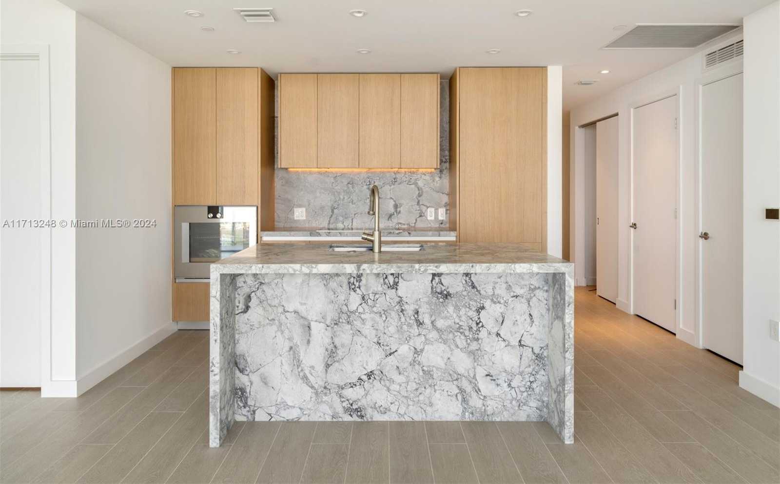 Small Image of 500 ALTON RD #2207, Miami Beach Number 4