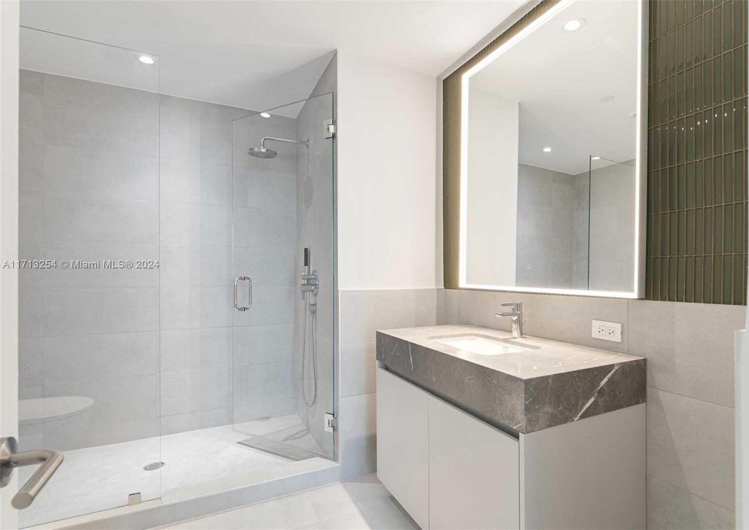 Small Image of 500 ALTON RD #3905, Miami Beach Number 8